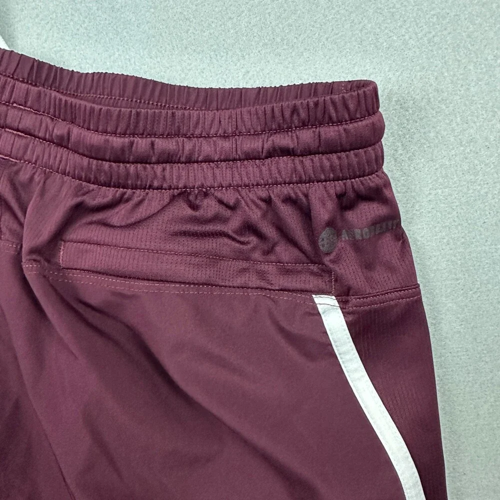 Winthrop Eagles Shorts Men Medium Burgundy Adidas Aroready Basketball NCAA M